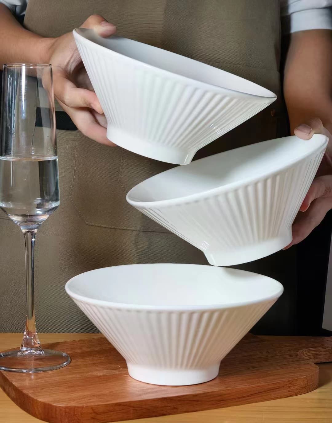 茶碗 放射状ストライプ柄の上品な洋風茶碗