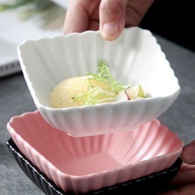 茶碗 菊花彫り模様の小さめ茶碗 4色