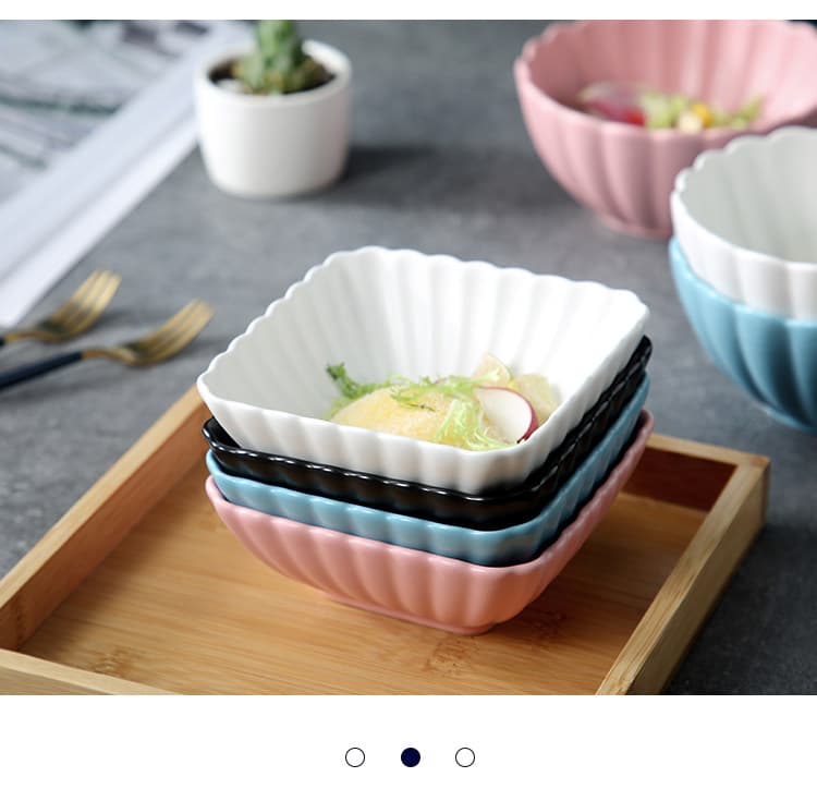 茶碗 菊花彫り模様の小さめ茶碗 4色
