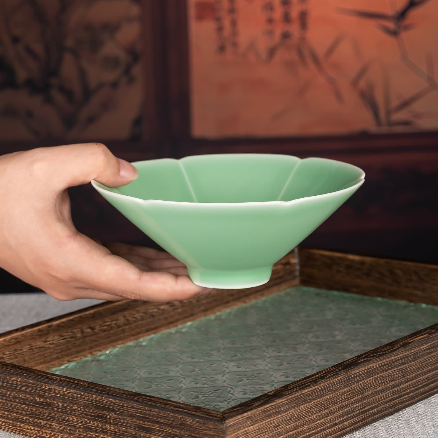 茶碗 花弁形の優雅な平茶碗