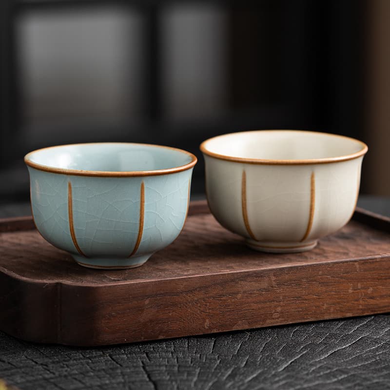 茶碗 縦筋模様の貫入釉薬湯呑み茶碗