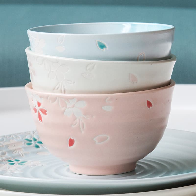 茶碗 桜花舞う浮彫装飾 ご飯茶碗